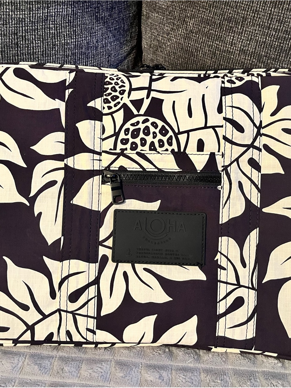 ALOHA Collection Black & White Tropical Print Laptop Sleeve
